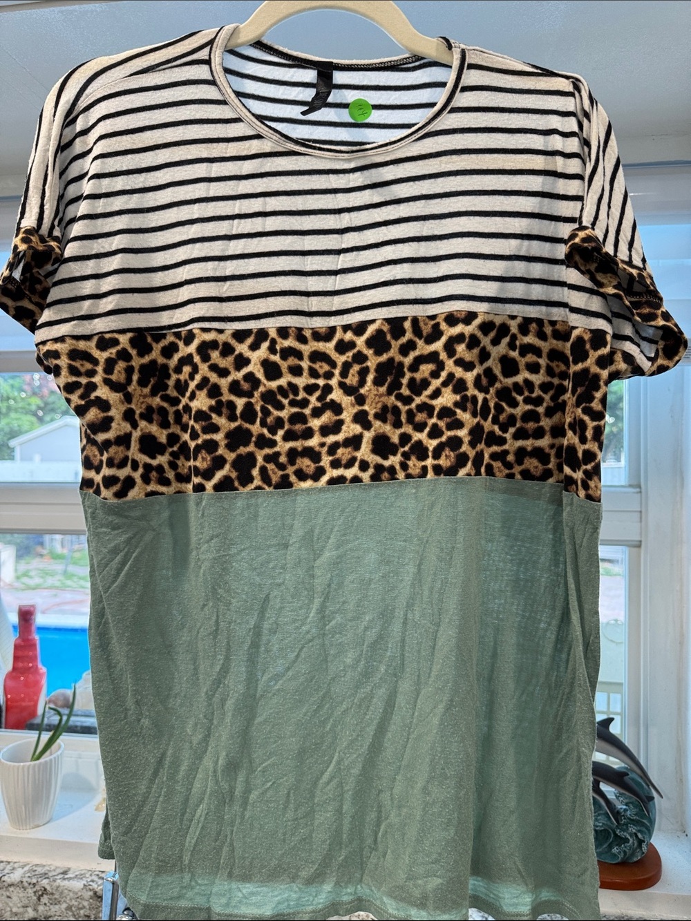 Blouse Loverly Souls Leopard & Sage Block Short Sleeve T